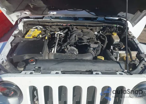 2013 Jeep Wrangler Unlimited Sahara z USA, uszkodzony, nr VIN 1C4BJWEG1DL548057